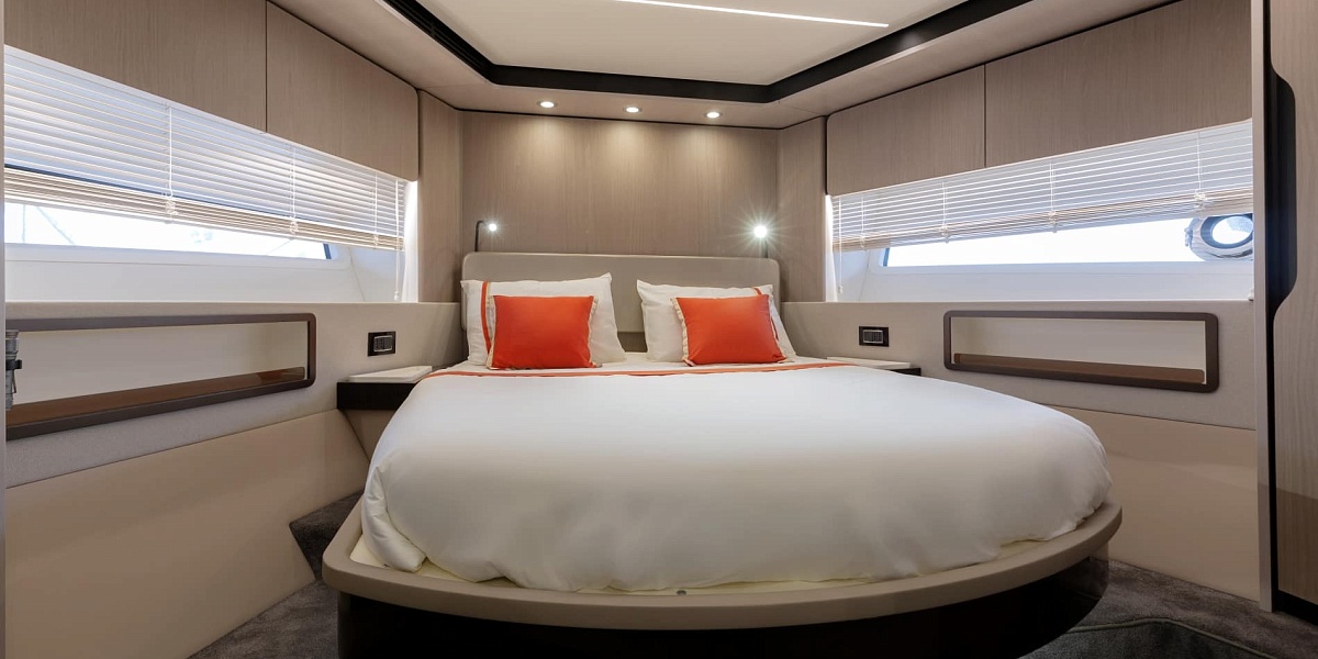 Аренда яхты Azimut 72 Solstice во Франции